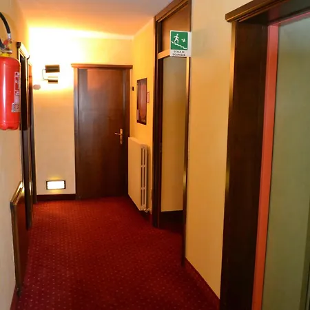 Отель Binelli Пинцоло
