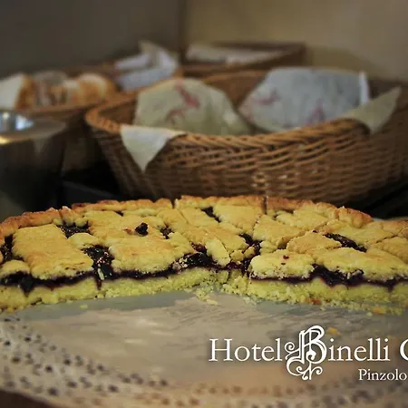 Отель Binelli Пинцоло